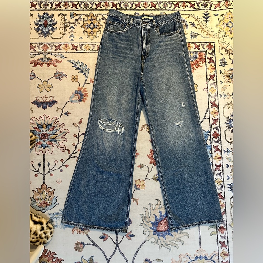 Levi’s High Loose Flare Classic Blue Distressed Women's Jeans